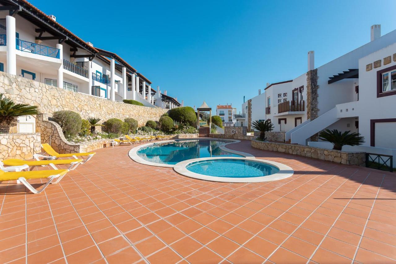 Surf- Com Vista Para O Oceano Sao Martinho do Porto Exterior photo